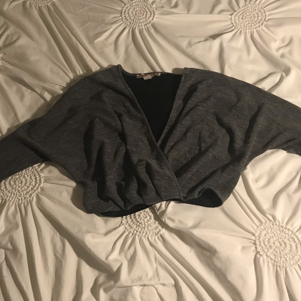 Forever 21 Contemporary Grey 3/4 Sleeve Crop Top
